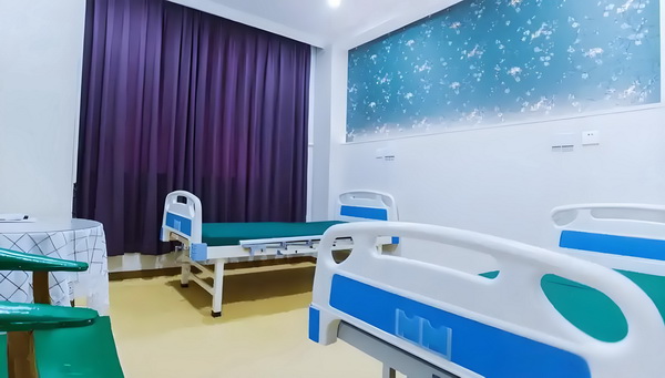 高中入户深圳_广告：节目由三金西瓜霜独家冠名 方式赚钱互联很多网的